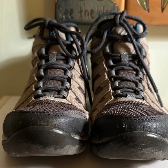 Columbia women’s/unisex Black and Tan Athletic Shoes - Picture 2 of 4